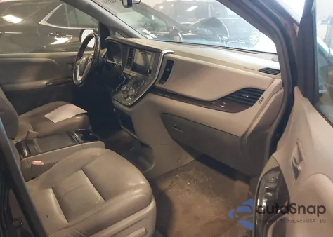 2016 Toyota Sienna Xle 8 Passenger z USA, uszkodzony, nr VIN 5TDYK3DC9GS754492